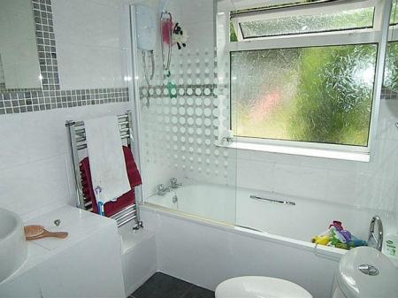 3 bedroom Detached house for sale in Bedford Avenue