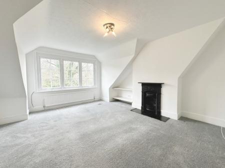 2 bedroom Flat to let in Upper Gordon Road, Camberley