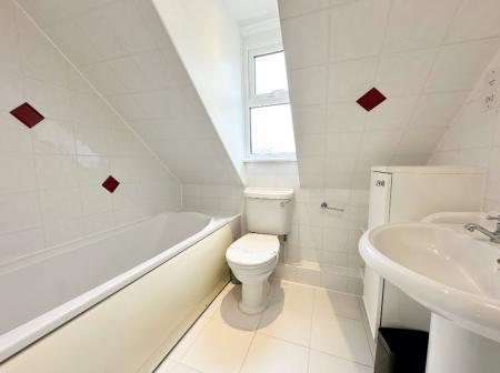 2 bedroom Flat to let in Upper Gordon Road, Camberley