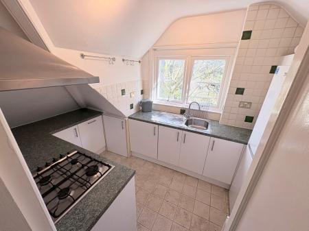 2 bedroom Flat to let in Upper Gordon Road, Camberley