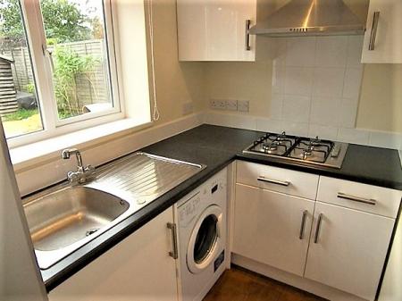 1 bedroom Studio flat to let in Star Post Road, Camberley