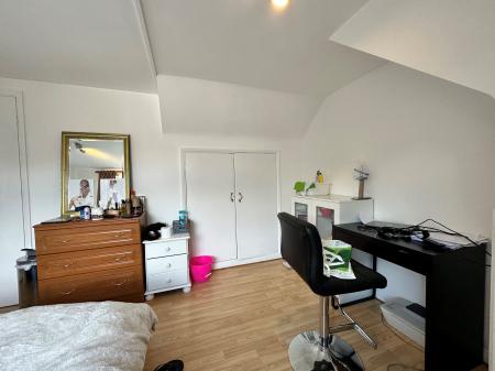 1 bedroom House share to let in Farnborough Road, Farnborough
