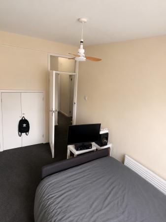 2 bedroom Flat to let in Reading Road, Yateley, GU46
