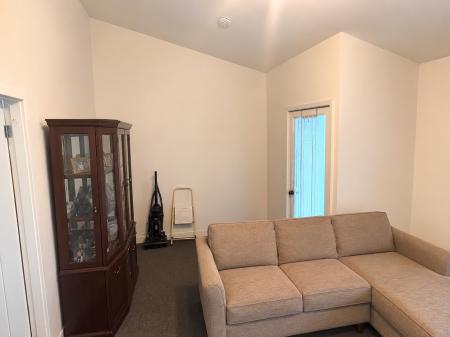 2 bedroom Flat to let in Reading Road, Yateley, GU46