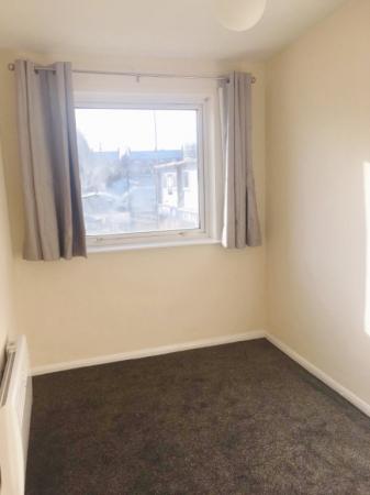 2 bedroom Flat to let in Reading Road, Yateley, GU46