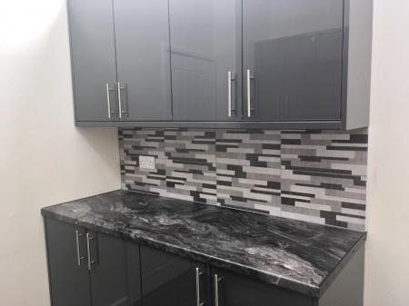 2 bedroom Flat to let in Reading Road, Yateley, GU46