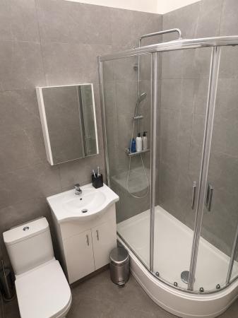 2 bedroom Flat to let in Reading Road, Yateley, GU46