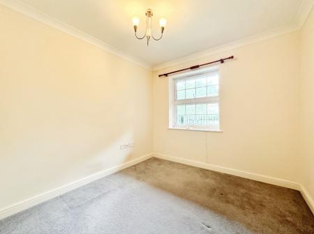 2 bedroom Flat for sale in Dorchester Court, Camberley