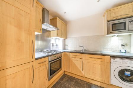 2 bedroom Flat to let in Elmhurst Court
