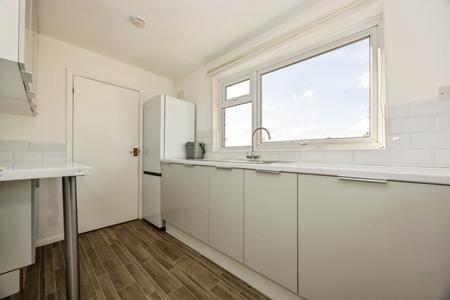 2 bedroom Flat for sale in Church Road, Frimley