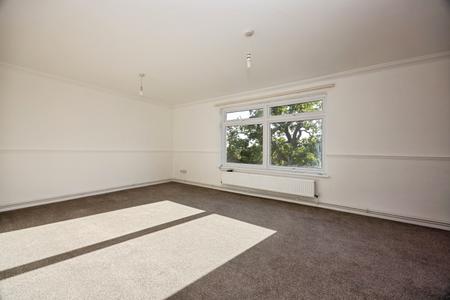 2 bedroom Flat for sale in Church Road, Frimley