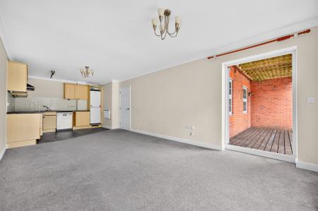 2 bedroom Flat to let in Dorchester Court, Camberley