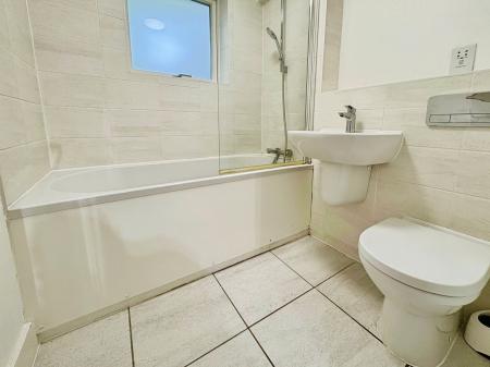 3 bedroom Flat for sale in Springfield Road, Cambridge, Cambridge, CB4
