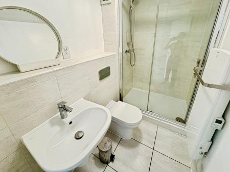 3 bedroom Flat for sale in Springfield Road, Cambridge, Cambridge, CB4