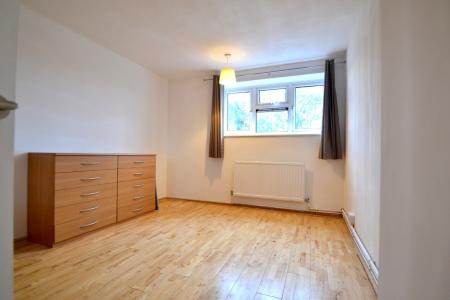 1 bedroom Flat to let in Arbury Court, Cambridge, CB4