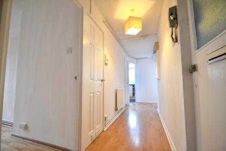 1 bedroom Flat to let in Arbury Court, Cambridge, CB4