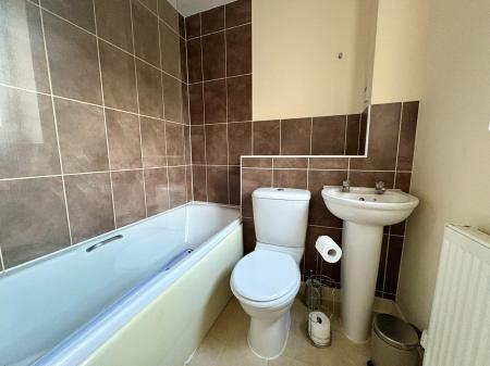 2 bedroom Flat to let in Sweetpea Way, Orchard Park, Cambridge, CB4