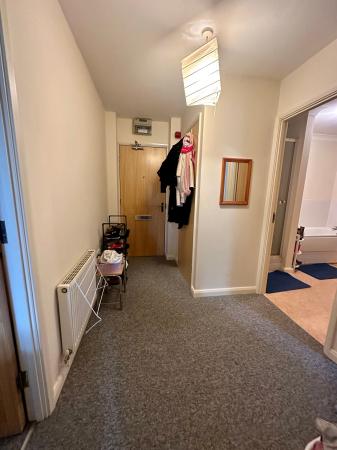 2 bedroom Flat to let in Queens Court, St Margarets Square, Cambridge, CB1