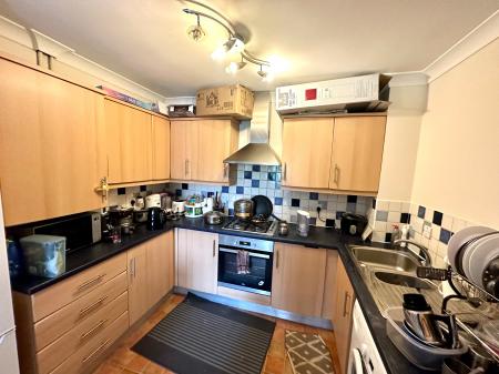 2 bedroom Flat to let in Queens Court, St Margarets Square, Cambridge, CB1