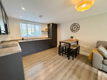 1 bedroom Flat to let in Ellesmere Road, Cambridge, CB4