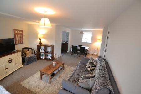 2 bedroom Flat to let in Chieftain Way, Orchard Park, Cambridge, CB4