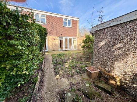 2 bedroom End of terrace house to let in Crowland Way, Cambridge, CB4