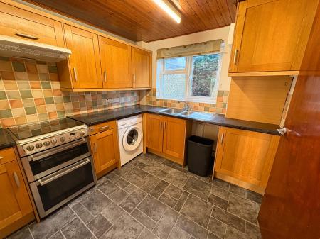 2 bedroom End of terrace house to let in Crowland Way, Cambridge, CB4