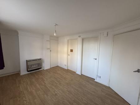 1 bedroom Flat to let in Carlton Way, Cambridge, CB4