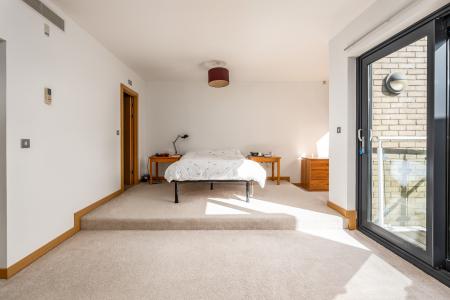 2 bedroom Flat to let in Riverside, Cambridge, CB5