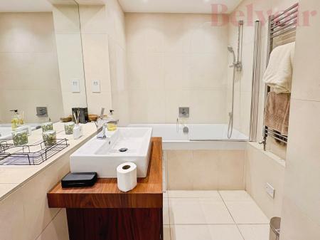 2 bedroom Flat for sale in Kingfisher Way, Cambridge, CB2