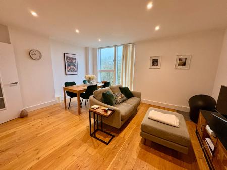 2 bedroom Flat for sale in Kingfisher Way, Cambridge, CB2