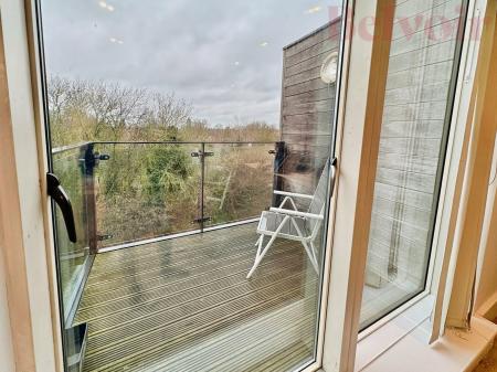 2 bedroom Flat for sale in Kingfisher Way, Cambridge, CB2