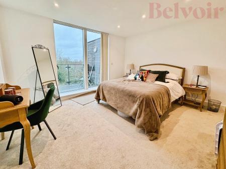 2 bedroom Flat for sale in Kingfisher Way, Cambridge, CB2