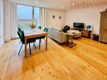 2 bedroom Flat for sale in Kingfisher Way, Cambridge, CB2