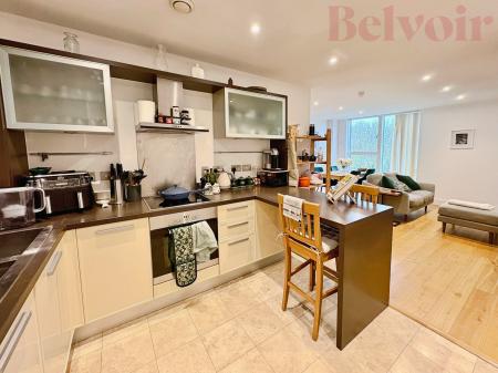 2 bedroom Flat for sale in Kingfisher Way, Cambridge, CB2