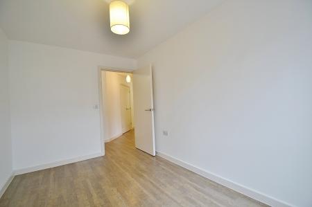 2 bedroom Flat to let in Glenalmond Avenue, Cambridge, CB2