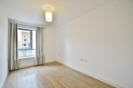 2 bedroom Flat to let in Glenalmond Avenue, Cambridge, CB2