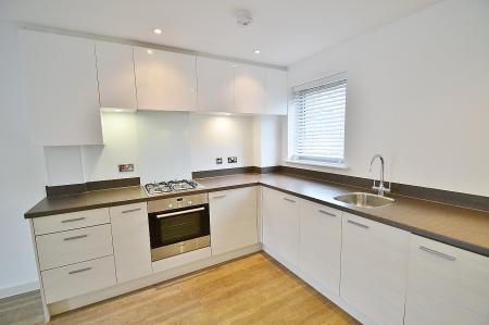 2 bedroom Flat to let in Glenalmond Avenue, Cambridge, CB2