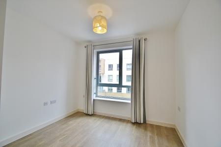 2 bedroom Flat to let in Glenalmond Avenue, Cambridge, CB2