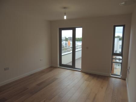 2 bedroom Flat to let in Glenalmond Avenue, Cambridge, CB2