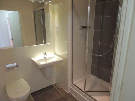 2 bedroom Flat to let in Glenalmond Avenue, Cambridge, CB2