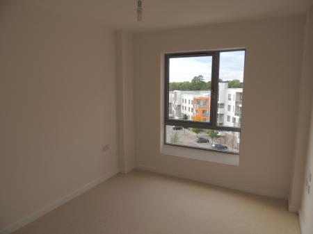 2 bedroom Flat to let in Glenalmond Avenue, Cambridge, CB2