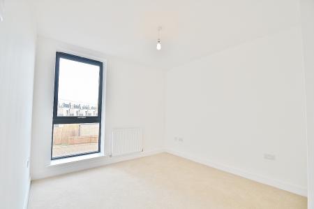 2 bedroom Flat to let in Ellis Road, Trumpington, CB2