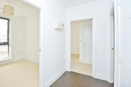 2 bedroom Flat to let in Ellis Road, Trumpington, CB2