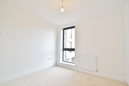 2 bedroom Flat to let in Ellis Road, Trumpington, CB2