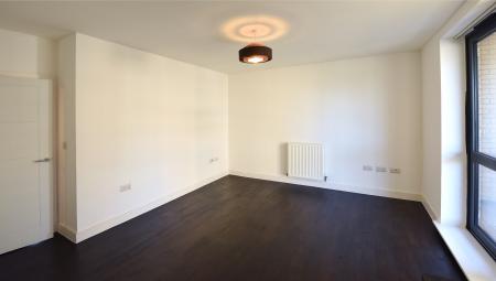 2 bedroom Flat to let in Ellis Road, Trumpington, CB2