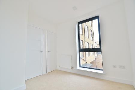2 bedroom Flat to let in Ellis Road, Trumpington, CB2