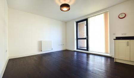 2 bedroom Flat to let in Ellis Road, Trumpington, CB2