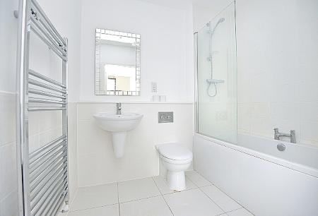 2 bedroom Flat to let in Ellis Road, Trumpington, CB2