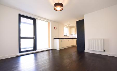 2 bedroom Flat to let in Ellis Road, Trumpington, CB2